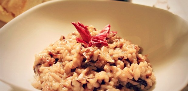 Risotto con radicchio, salchicha y cerveza