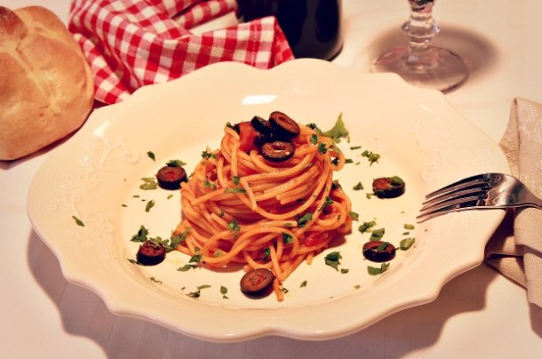 Spaghetti Alla Puttanesca Con Anchoas