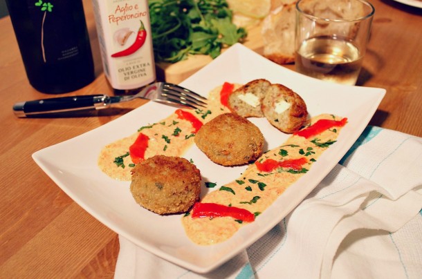 Albóndigas De Berenjena Y Jamón, Con Corazón De Burgos Y Salsa De Miel Y Pimientos