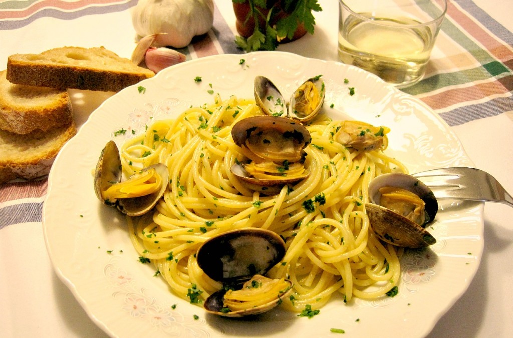 Pasta amb cloïsses (Spaghetti alle vongole) ~ Primers Receptes  ~ La ragazza col mattarello