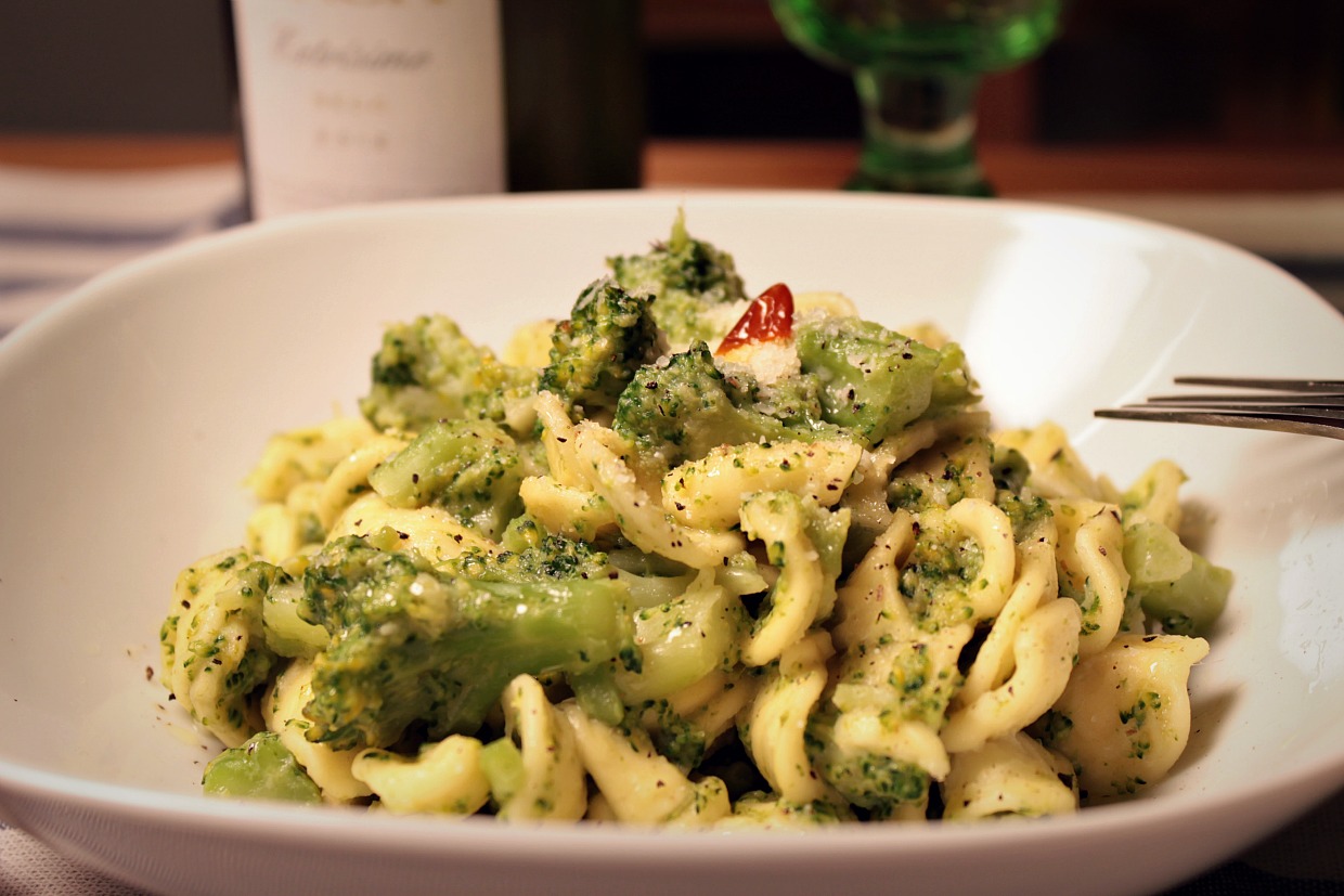 Pasta amb bròquil i anxoves ~ Primers Receptes ~ La ragazza col mattarello Pasta amb bròquil i anxoves ~ Primers Receptes ~ La ragazza col mattarello