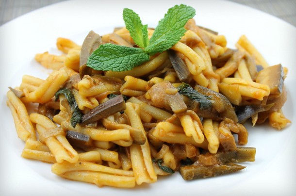 Pasta Con Berenjena Y Menta