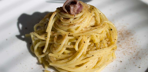 Spaghetti con cebolla y anchoas a la Veneta ~ Primeros Recetas  ~ La ragazza col mattarello