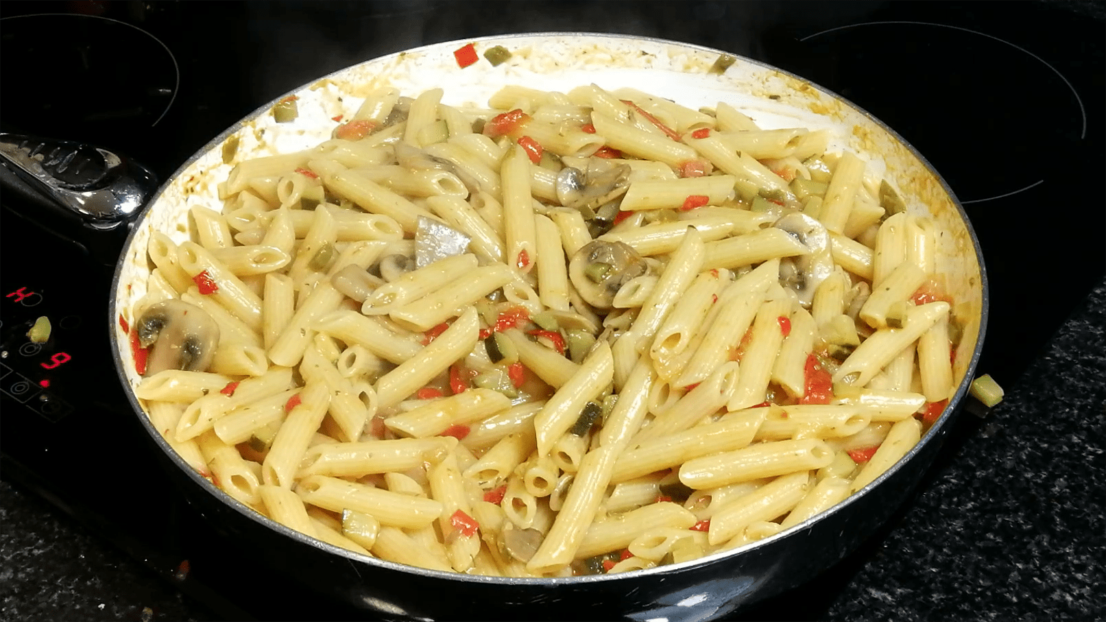 Pasta amb verdures ~ Primers Receptes  ~ La ragazza col mattarello