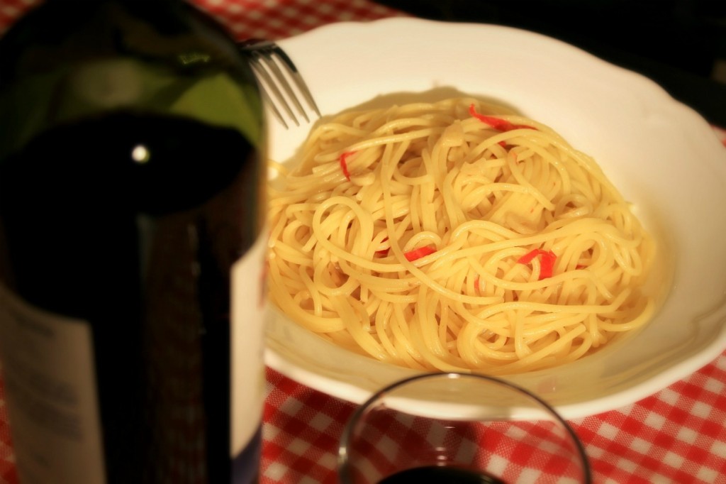 Spaghetti aglio, olio e peperoncino ~ Primers Receptes  ~ La ragazza col mattarello
