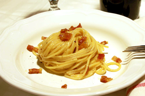 Pasta a la carbonara con guanciale y pecorino