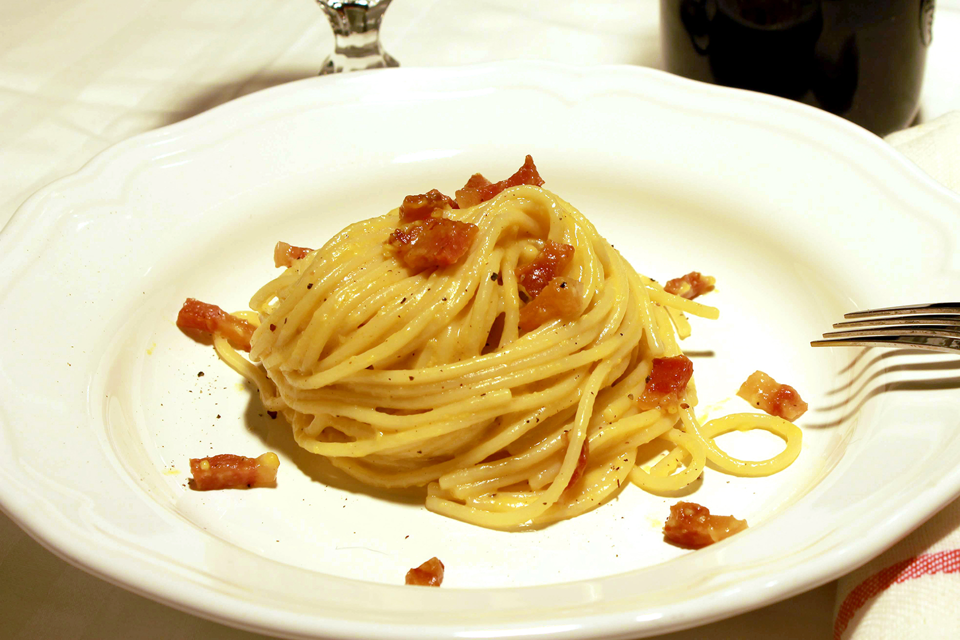 Carbonara pasta (pasta alla carbonara) ~ La ragazza col mattarello