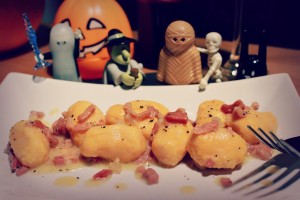 Gnocchi de moniato i ametlles amb pernil i sàlvia ~ Primers Receptes  ~ La ragazza col mattarello