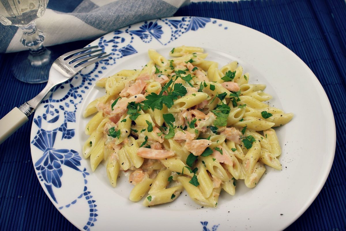 Рецепт пенне. Пенне Аль. Паста Аль Сальмоне. Пенне с курицей и ананасами. Пенне с кальмарами.