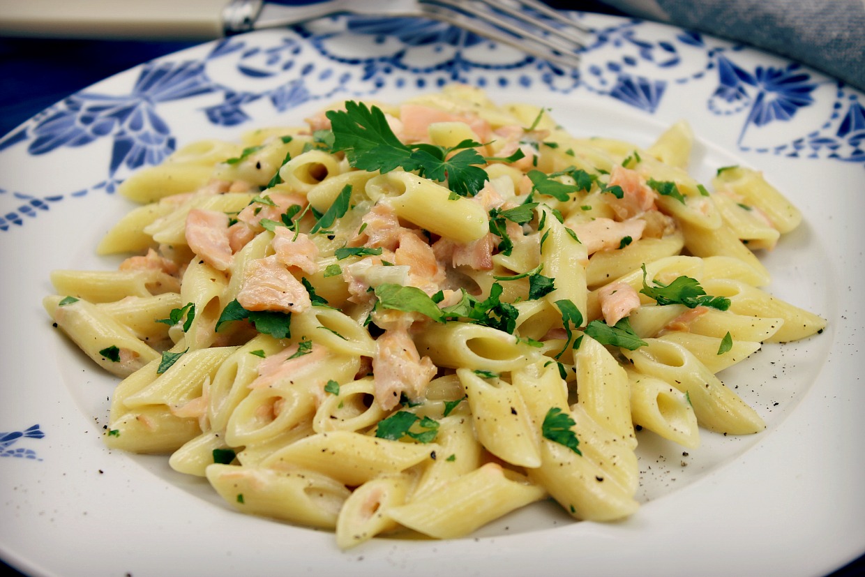 Salmon pasta (penne al salmone) ~ La ragazza col mattarello