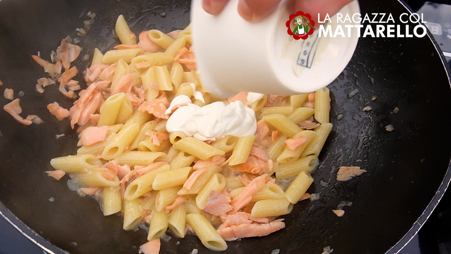 Pasta con salmón (penne al salmone) ~ Primeros Recetas  ~ La ragazza col mattarello