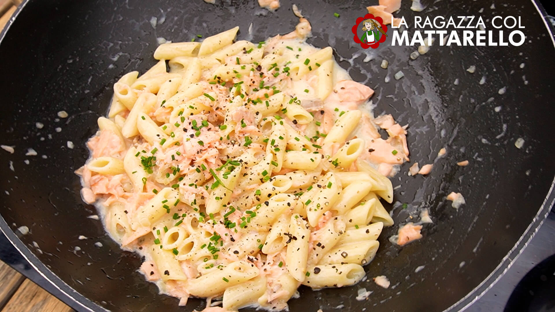 Pasta con salmón (penne al salmone) ~ Primeros Recetas  ~ La ragazza col mattarello