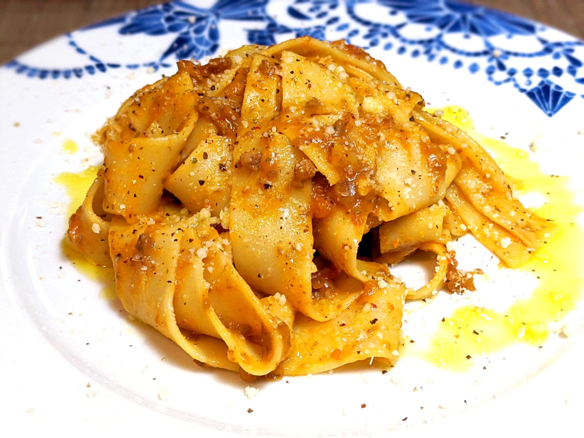 Pasta con salsa boloñesa vegana