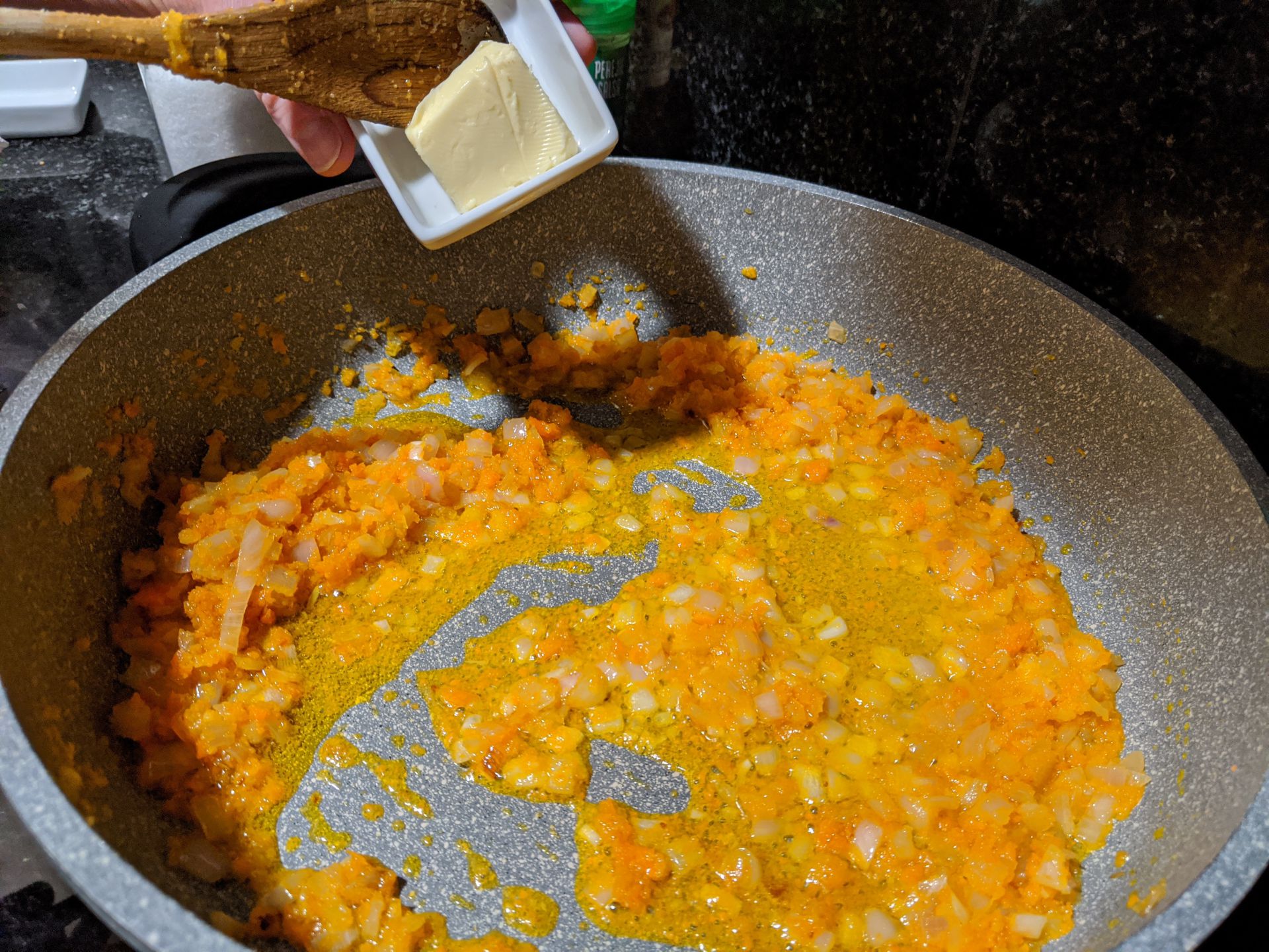 Estofado de ternera con patatas y guisantes (spezzatino con patate e piselli) ~ Recetas Segundos ~ La ragazza col mattarello Estofado de ternera con patatas y guisantes (spezzatino con patate e piselli) ~ Recetas Segundos ~ La ragazza col mattarello