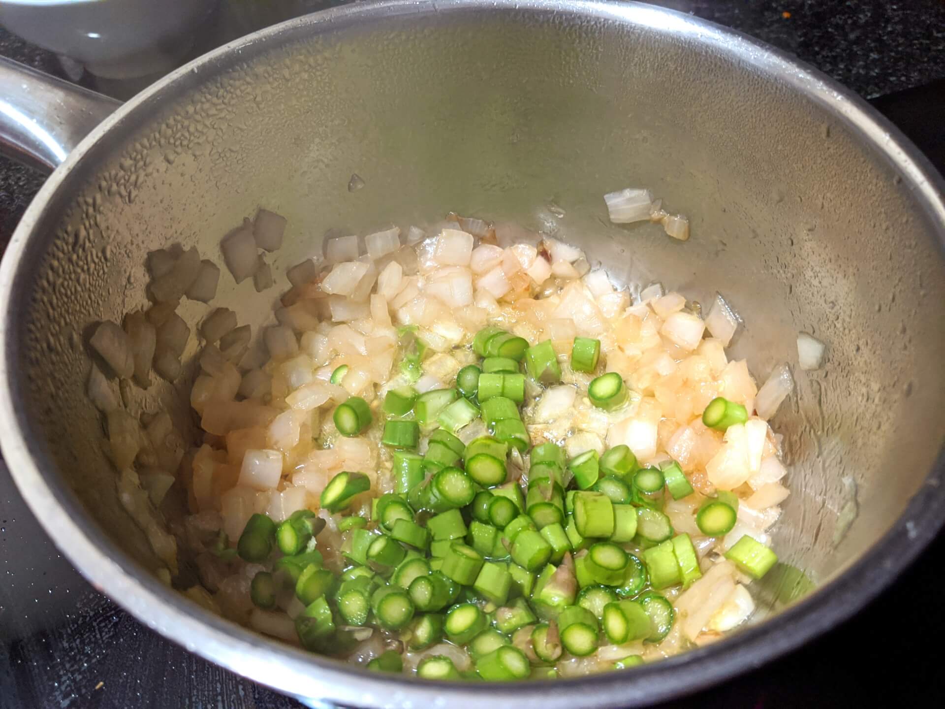 Pasta con alcachofas, espárragos y guisantes (Pasta primavera con asparagi, carciofi e piselli) ~ Primeros Recetas  ~ La ragazza col mattarello