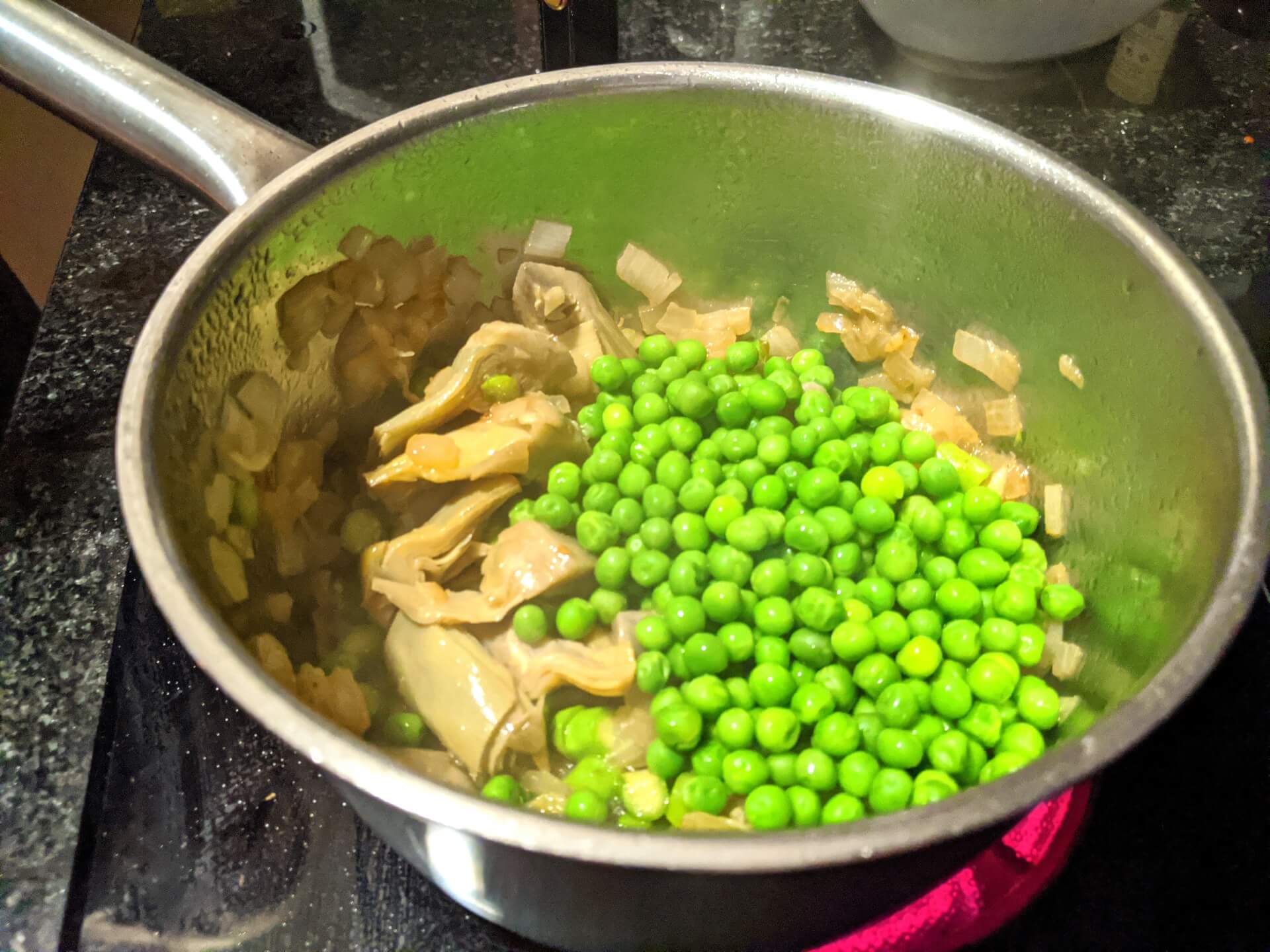 Pasta with artichokes, asparagus and peas (Pasta primavera con asparagi, carciofi e piselli) ~ Main courses Recipes  ~ La ragazza col mattarello