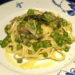 Pasta con alcachofas, espárragos y guisantes (Pasta primavera con asparagi, carciofi e piselli)