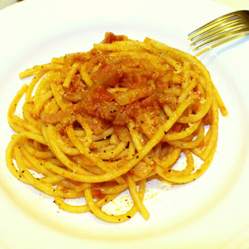 Amatriciana pasta (bucatini all'amatriciana) ~ Main courses Recipes  ~ La ragazza col mattarello Amatriciana pasta (bucatini all'amatriciana) ~ Main courses Recipes  ~ La ragazza col mattarello