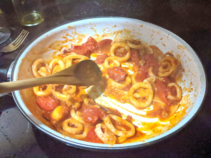 Seafood spaghetti (Spaghetti alla marinara or allo scoglio): A feast for fish lovers. ~ Main courses Recipes  ~ La ragazza col mattarello
