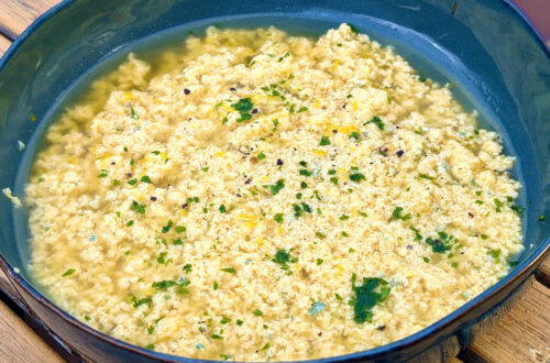 Stracciatella a la romana, la sopa italiana de huevo con queso