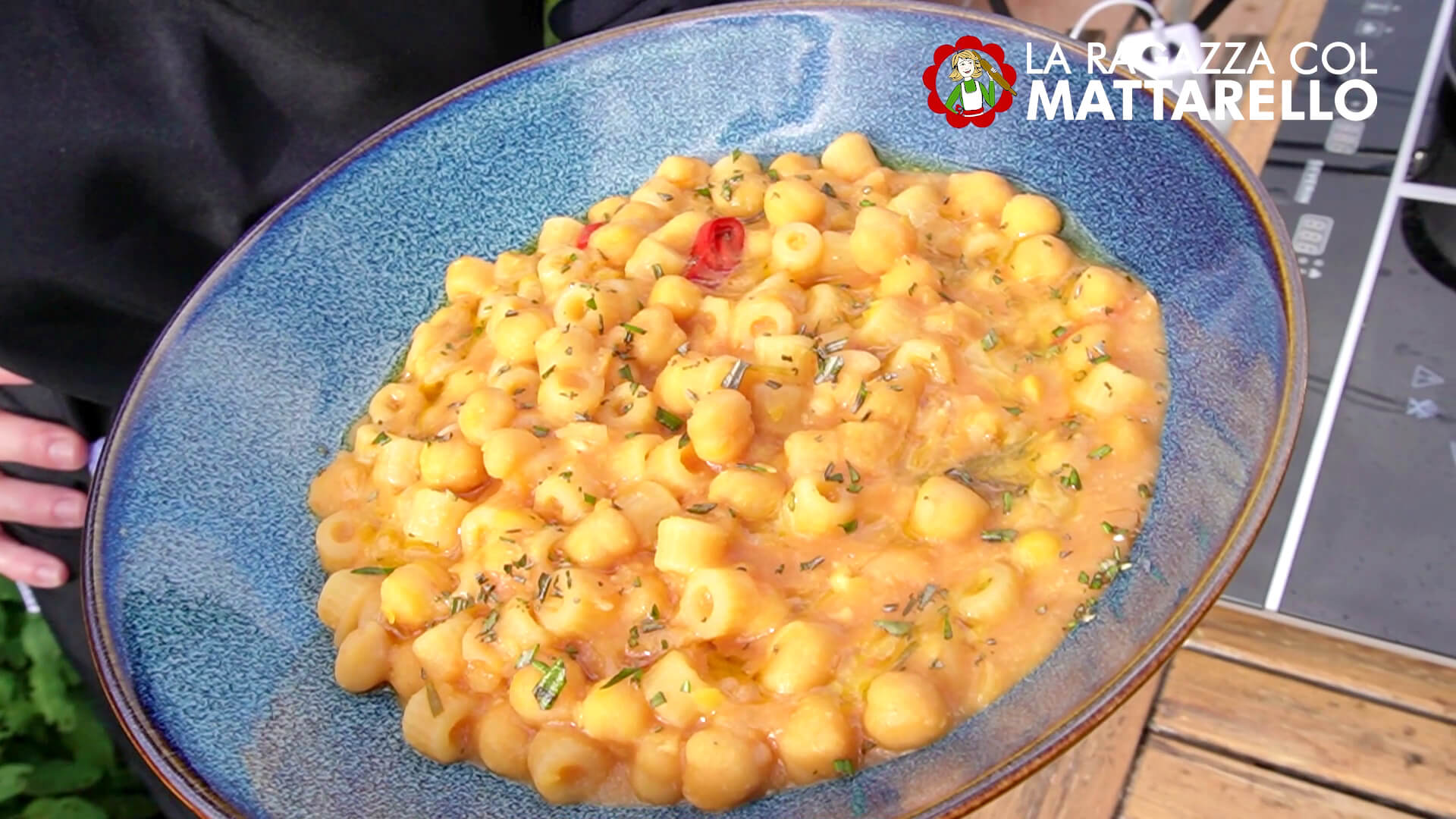 Pasta e ceci (pasta con garbanzos) a la romana ~ Primeros Recetas ~ La ragazza col mattarello Pasta e ceci (pasta con garbanzos) a la romana ~ Primeros Recetas ~ La ragazza col mattarello