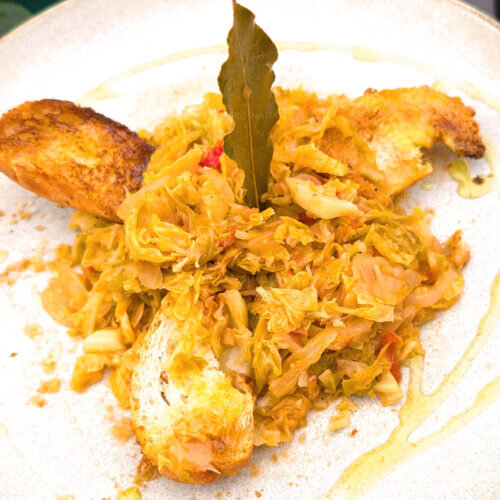 Col estofada con sabores del sur de Italia
