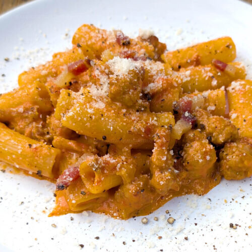 Pasta alla Zozzona: The Roman recipe combining Amatriciana, Carbonara & Gricia ~ Main courses Recipes  ~ La ragazza col mattarello Pasta alla Zozzona: The Roman recipe combining Amatriciana, Carbonara & Gricia ~ Main courses Recipes  ~ La ragazza col mattarello
