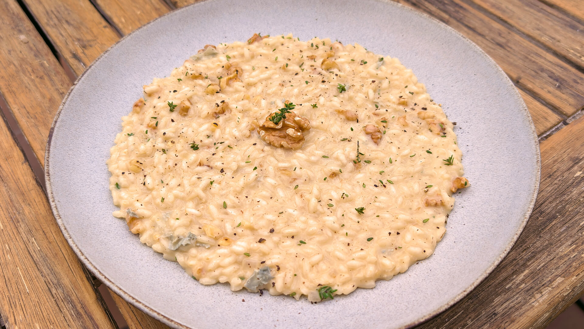 Risotto de gorgonzola y nueces: Trucos para un arroz cremoso