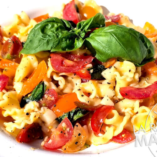 Pasta alla Checca: la receta de ensalada de pasta italiana lista en 10 minutos ~ Primeros Recetas  ~ La ragazza col mattarello