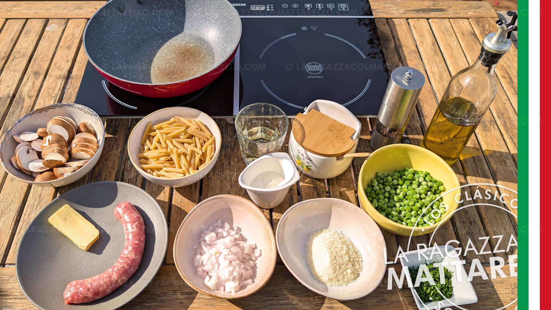 Pasta a la boscaiola: receta cremosa italiana con setas, guisantes y salchicha ~ Primeros Recetas  ~ La ragazza col mattarello