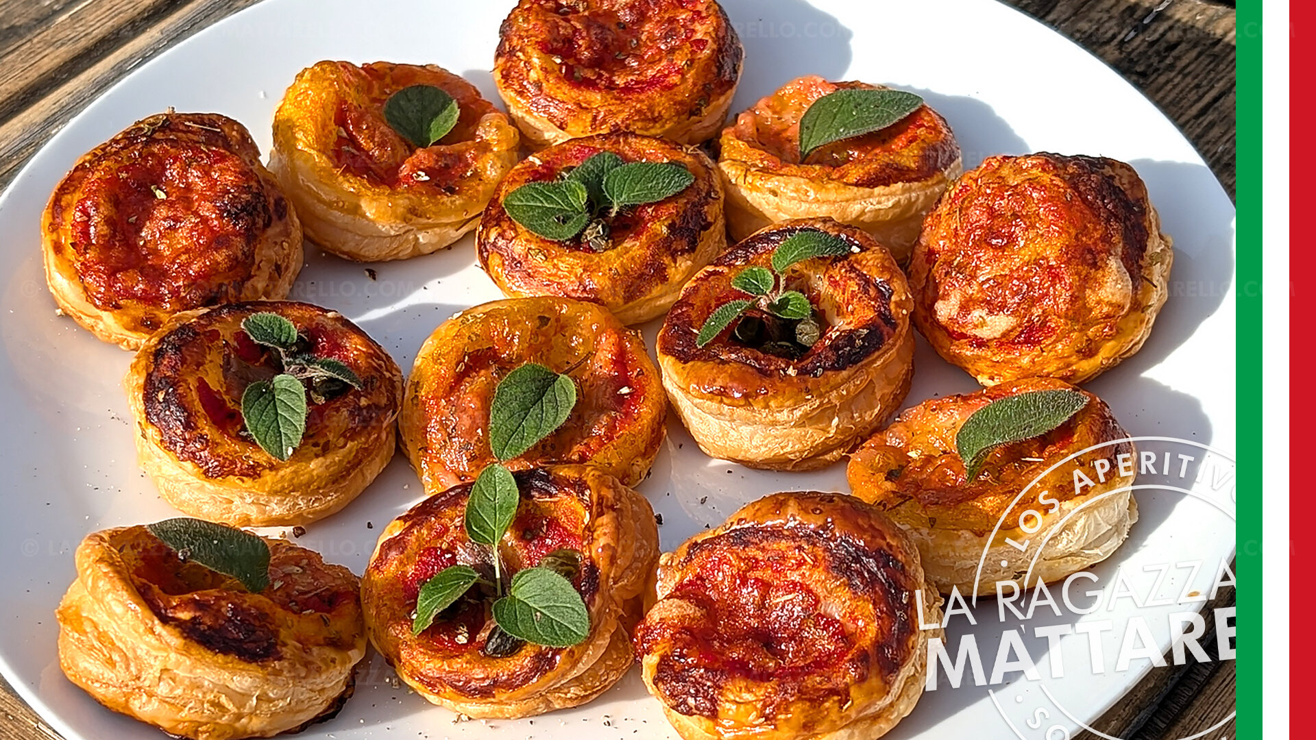 Pizzette de hojaldre: el aperitivo italiano más fácil y crujiente