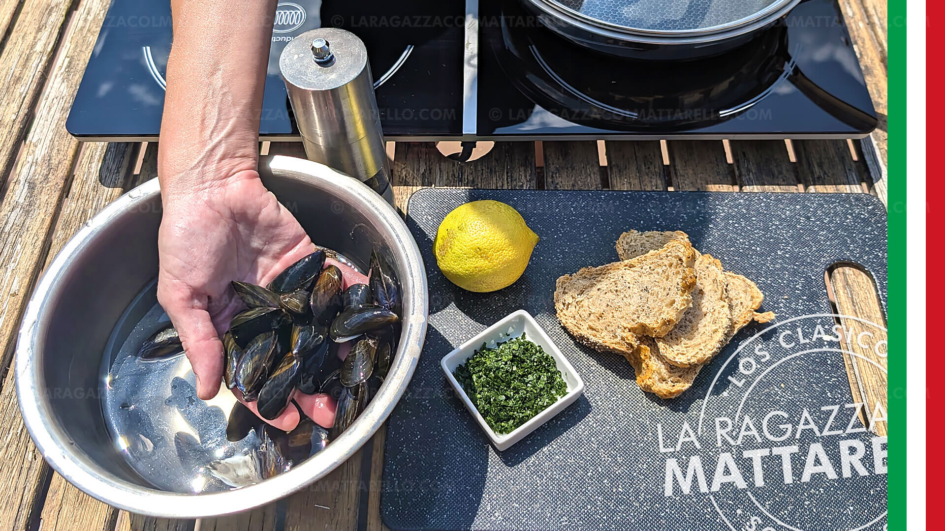 Mejillones al estilo italiano o impepata di cozze: la auténtica receta napolitana. ~ Recetas Segundos ~ La ragazza col mattarello Mejillones al estilo italiano o impepata di cozze: la auténtica receta napolitana. ~ Recetas Segundos ~ La ragazza col mattarello