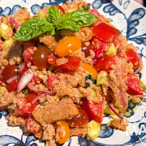 Panzanella toscana: la receta tradicional de ensalada de pan italiana ~ Primeros Recetas ~ La ragazza col mattarello Panzanella toscana: la receta tradicional de ensalada de pan italiana ~ Primeros Recetas ~ La ragazza col mattarello