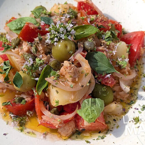 Ensalada pantesca - la tradicional ensalada de patata italiana, rápida y ligera